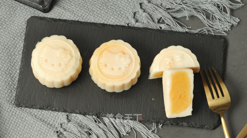 Mooncakes that Can be Made without An Oven, Salted Egg Yolk Custard Snowy Mooncakes