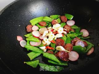 Fried Sausage with Snow Pea recipe