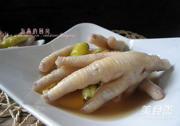 Chicken Feet with Pickled Peppers are Delicious and Not Difficult to Make recipe