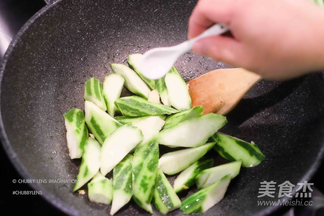 Stir-fried Loofah with Oily Gluten recipe