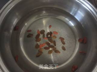 【northeast】goji Berry and Raisin Porridge recipe