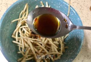 #妈妈的味# Refreshing Dishes and Cold ~ Mixed with Ear Roots recipe