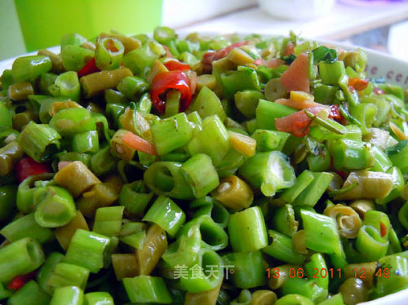 [sichuan Cuisine] "fish Eyes" Hot and Sour Vegetable Stem recipe