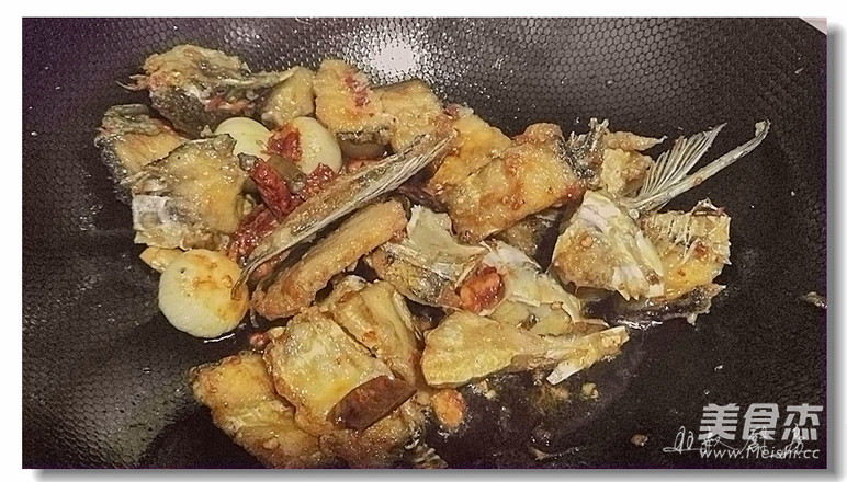 Grilled Fish Steak with Garlic recipe