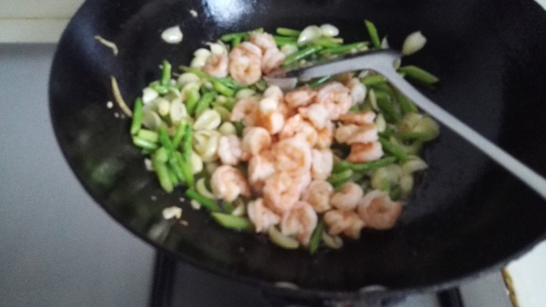Stir-fried Shrimp with Asparagus and Lily recipe
