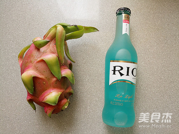 Liquor-flavored Dragon Fruit Ice Drink recipe