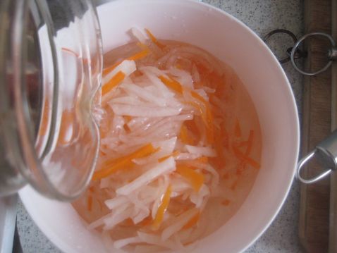 Shredded Radish Mixed with Jellyfish recipe