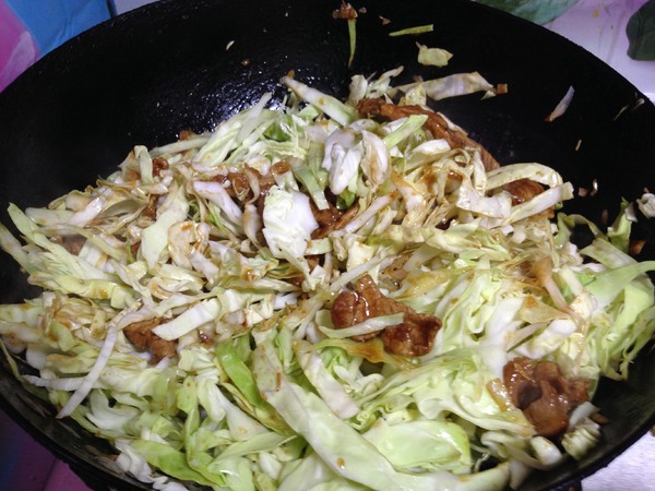 Fried Noodles with Cabbage recipe