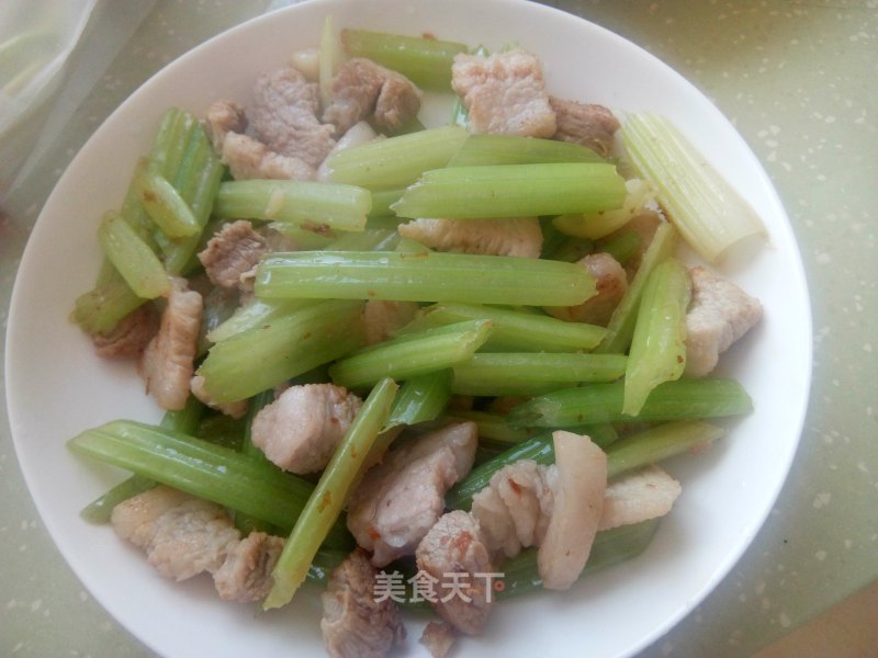 Celery Stir-fried Pork recipe