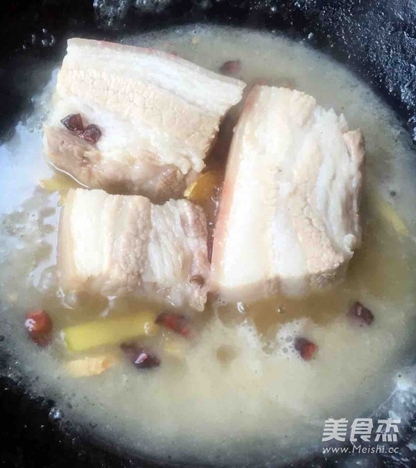 Huakai Garlic White Pork recipe