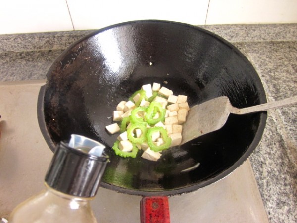 Bitter Gourd Braised Tofu recipe