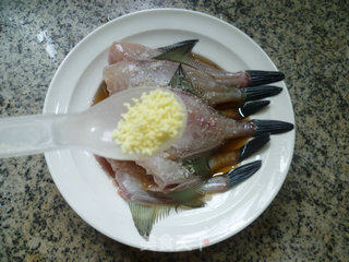 Steamed Small Rubber Fish with Chopped Pepper recipe