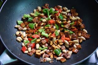 Double Pepper Peanut Dried Beans recipe