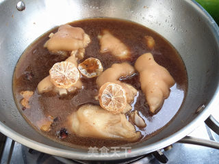 Braised Pork Trotters with Sauce recipe