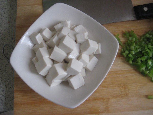 Green Pepper and Shrimp Skin Mixed with Tofu recipe