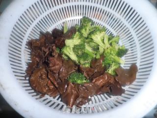 Stir-fried Broccoli with Garlic recipe