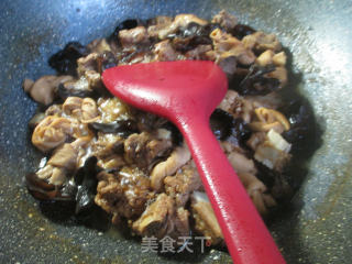 Thousands of Grilled Pork Ribs with Black Fungus recipe