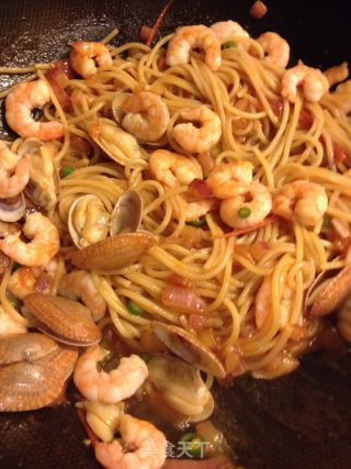 Seafood Spaghetti with Tomato Sauce recipe