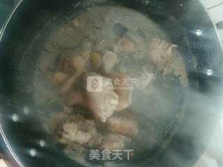 Kelp and Water Chestnut Pork Knuckle Soup recipe