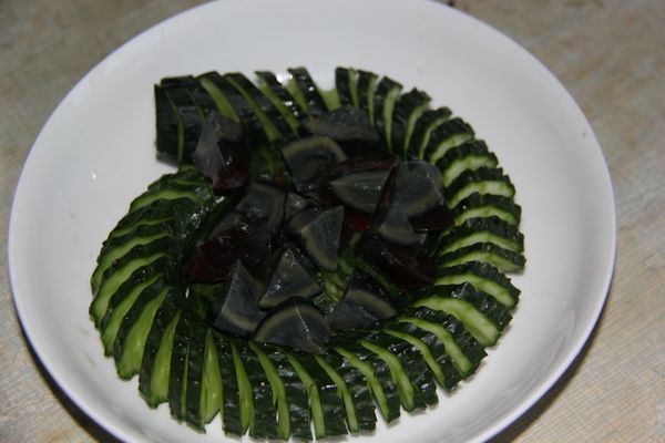 Minyi Cucumber Mix with Preserved Eggs recipe