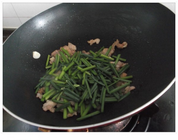 Stir-fried Pork with Chives recipe