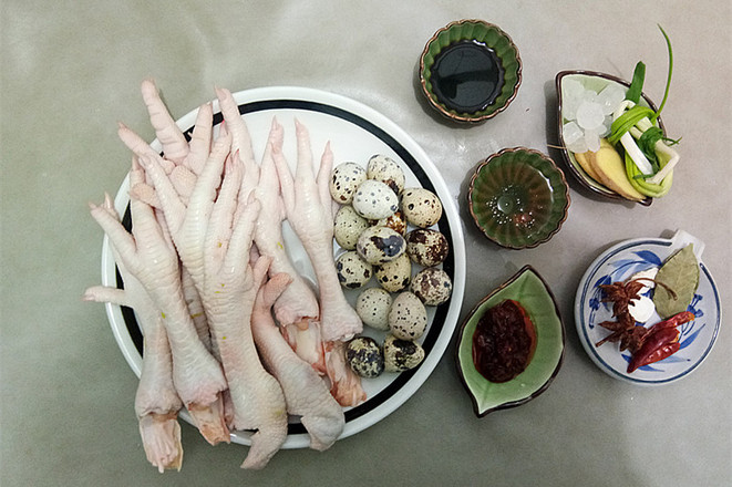 Braised Chicken Feet with Quail Eggs recipe