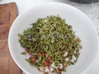 Toon Mixed with Dried Bean Curd recipe