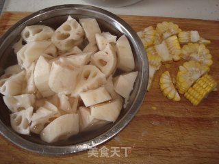 Lotus Root Corn Big Bone Soup recipe