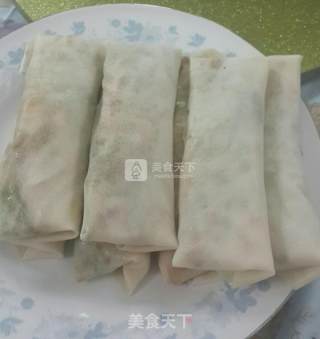 Spring Rolls Stuffed with Parsley and Pork recipe