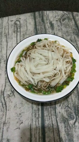 Sour Soup Noodles
