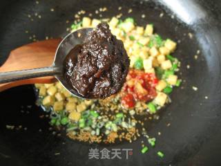 Vegetarian Diced Pork Noodles with Chopped Chili Sauce recipe