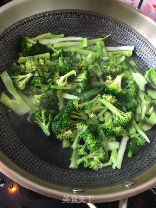 Fried Broccoli with Pork recipe