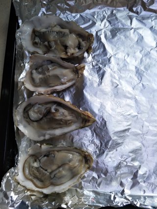 Grilled Oysters with Garlic recipe