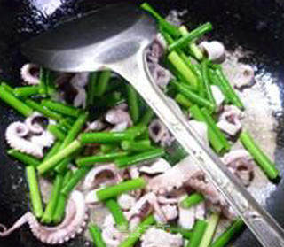 Stir-fried Garlic Stalks recipe