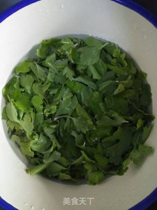 Toss with Celery Leaves recipe