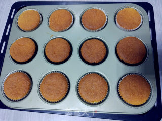 #aca Fourth Session Baking Contest# Making Erotic Cupcakes Decorated with Red Bean Paste recipe