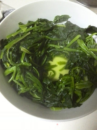 Spinach Mixed with Eggs recipe