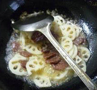 Stir-fried Lotus Root with Spicy Sausage recipe