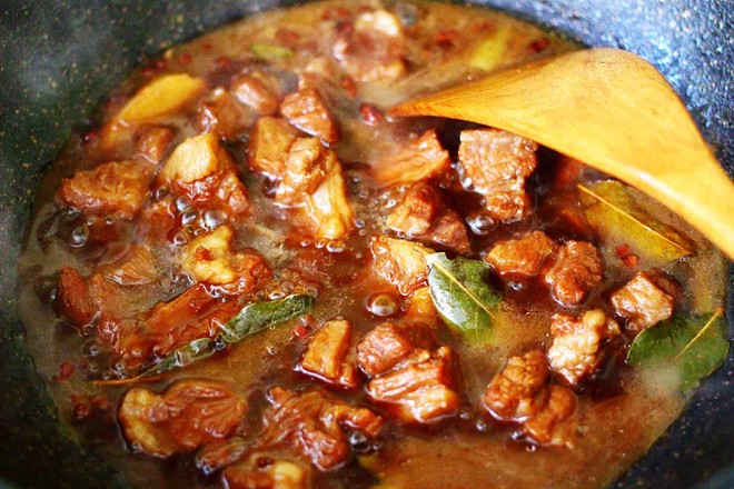 Braised Beef Stew with Garlic recipe