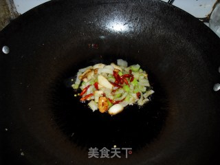 Fried Noodles with Shredded Pork and Cabbage recipe