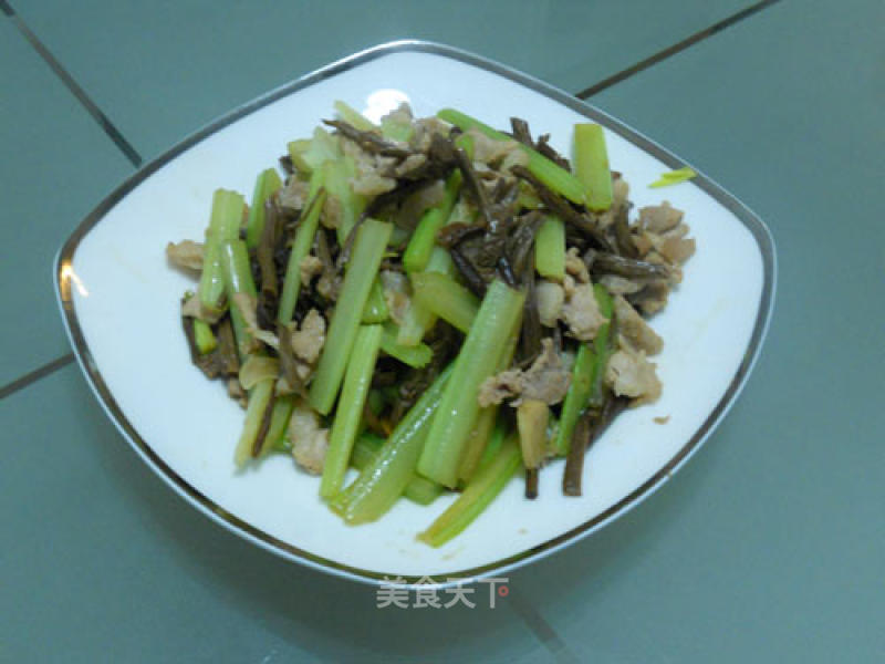 Stewed Pork with Chashu Mushroom and Celery recipe