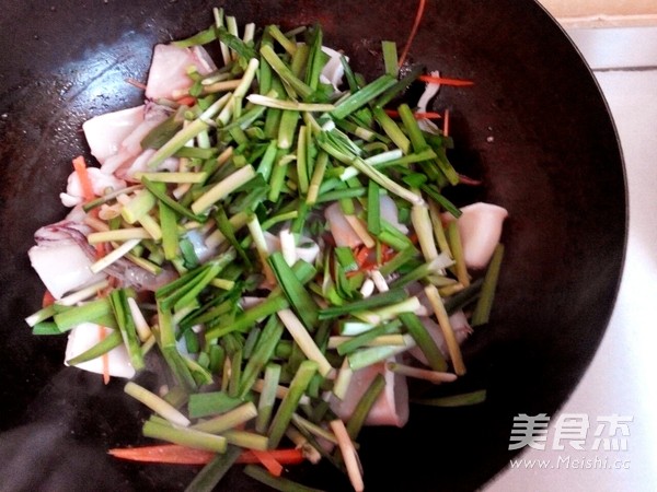 Stir-fried Sea Hare with Leek recipe