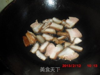 Stir-fried Pork with Garlic Sprouts recipe