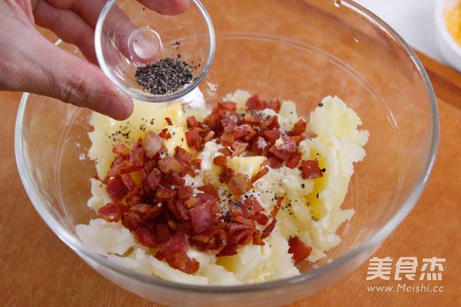 Baked Potatoes with Eggs and Bacon recipe