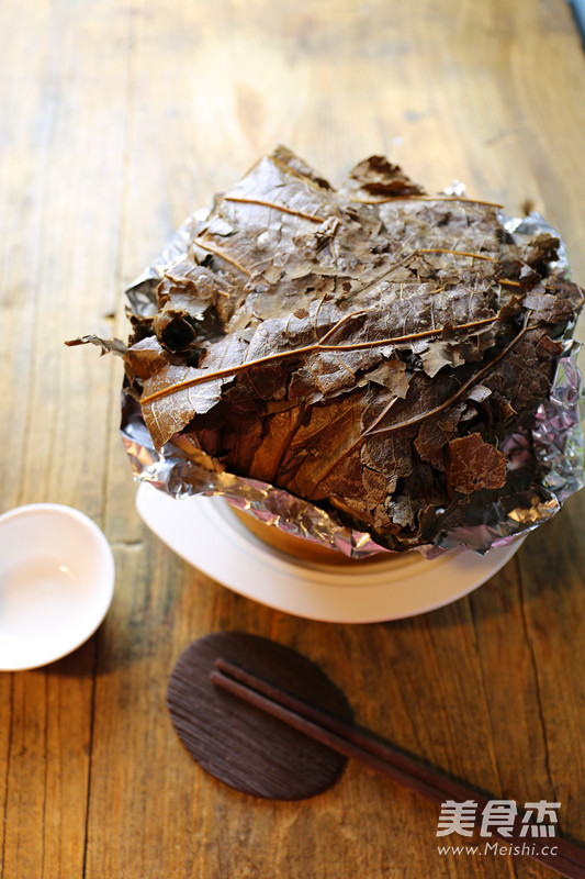 Steamed Pork Ribs with Minguang Pepper and Lotus Leaf recipe