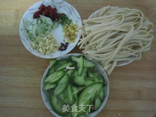 Cucumber Tofu Skin Mixed with Bean Sprouts recipe