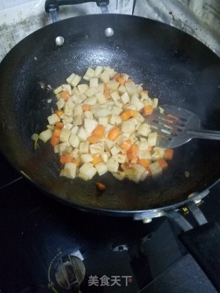 Stir-fried Carrot and Lotus Root with "radish" Soy Sauce recipe