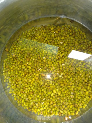 Coix Seed and Mung Bean Soup recipe