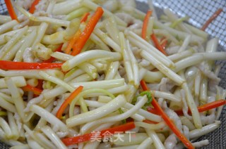 Stir-fried Shredded Pork with White Celery recipe