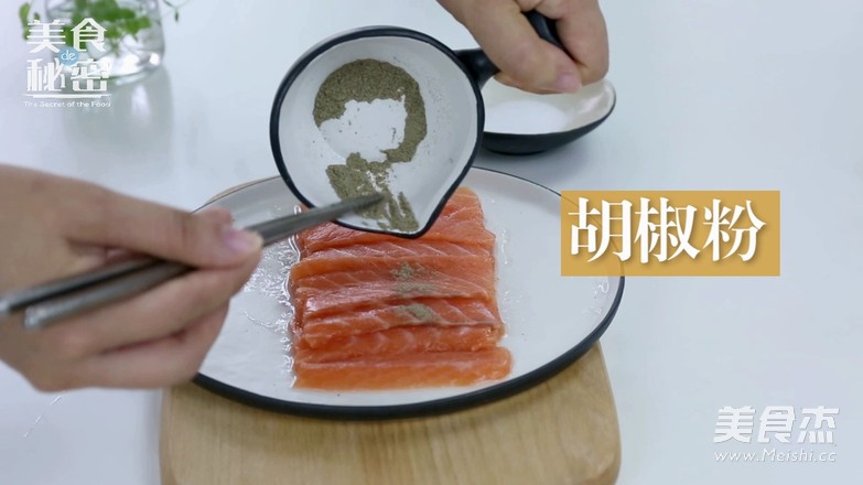 Salmon and Enoki Mushroom Roll recipe